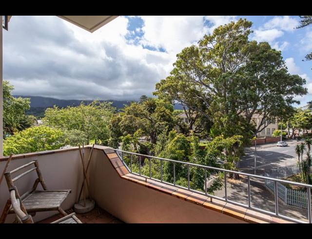 2 BEDROOM PROPERTY TO RENT IN WYNBERG UPPER